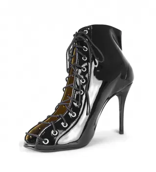 Ankle Boot Yana Vinil Preta com Numeração Especial