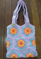 BOLSA DE CROCHÊ HEXÁGONO LILÁS (M) 11 - Foto 2