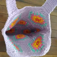 BOLSA DE CROCHÊ HEXÁGONO LILÁS (M) 11 - Foto 3