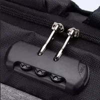 Mochila Antifurto Impermeável Com Cadeado e USB Para Notebook  Unissex- 40 L - Foto 4