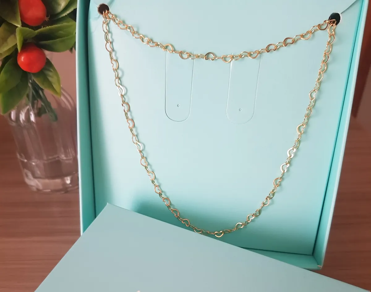 Colar coraçõezinhos folheado a ouro 18k