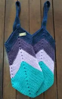 Bolsa de Crochê Quadrada Chevron Turquesa e Lilás (M) 15 - Foto 4