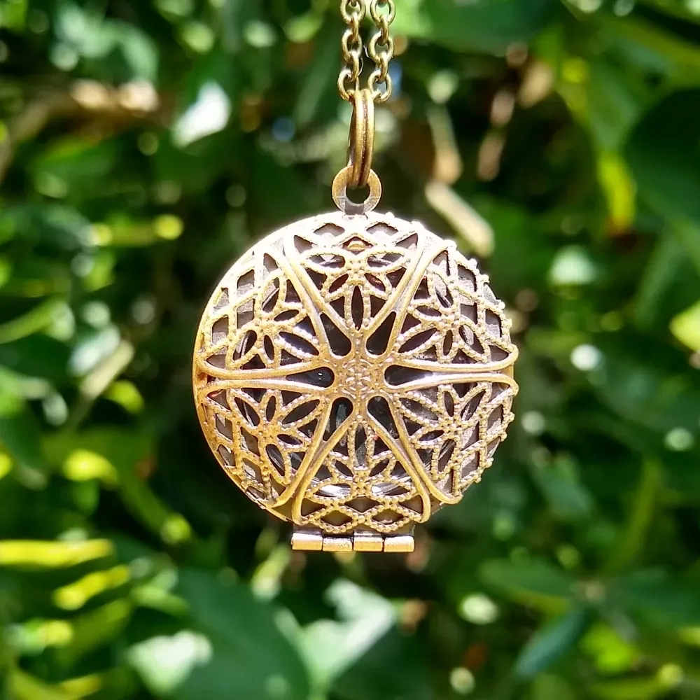 Colar Difusor Pessoal Relicário Para AROMATERAPIA OURO VELHO - R87  Imagem