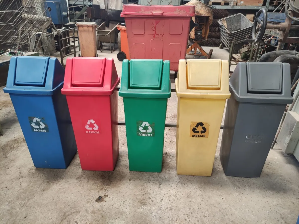 Conjunto de lixeiras 70 litros - Cód. 1520 Imagem