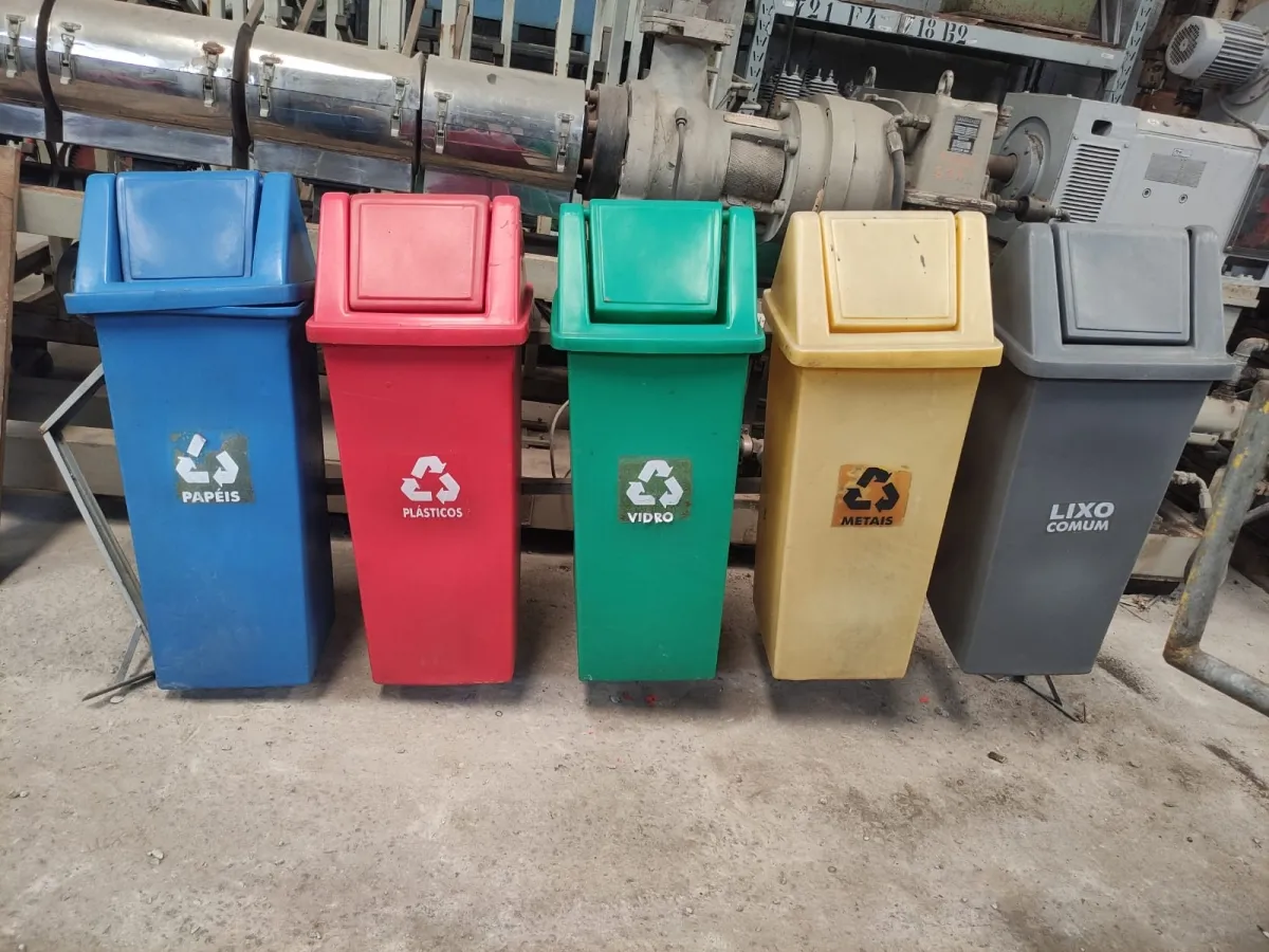 Conjunto de lixeiras 70 litros - Cód. 1521