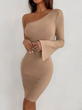 Vestido mula manca manga unica flare midy social