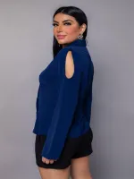 camisa manga longa com botao trapecio onbro por fora moda feminina - Foto 2