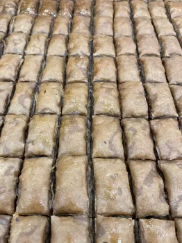 QUADRADO DE CHOCOLATE COM  PISTACHE 200g