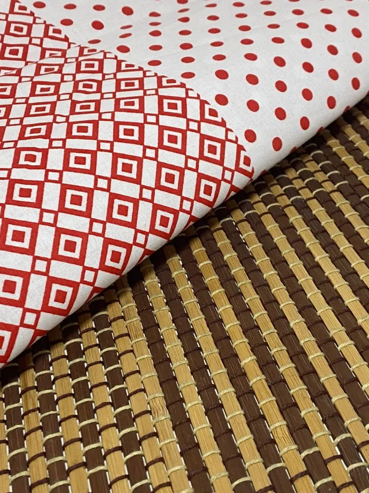 TECIDO TRICOLINE VERMELHO(faixas) Imagem