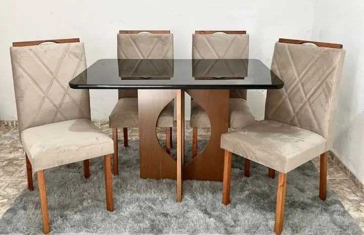 Mesa Madrid  com 4 Cadeiras   califiornia MADEIRA com tampo vidro 120x80 Retangular pontas boleadas