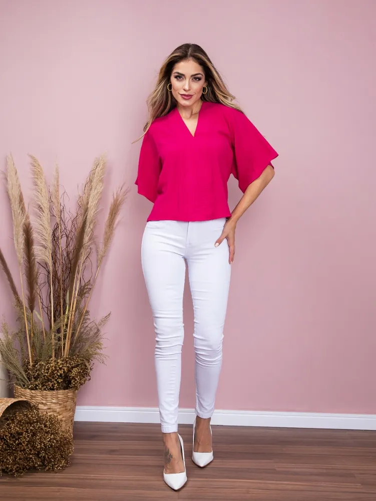 Blusa feminina manga curto 3/4 decote v tecido duna