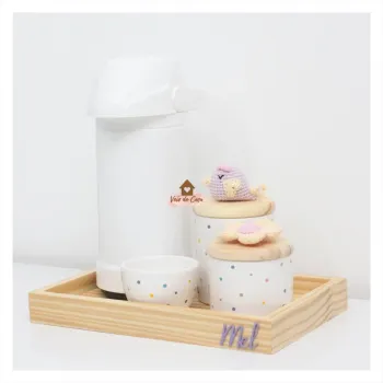 Passarinho + Flor - Kit Higiene - 5 peças - Poá - Bandeja Madeira  - Garrafa G - Foto 2