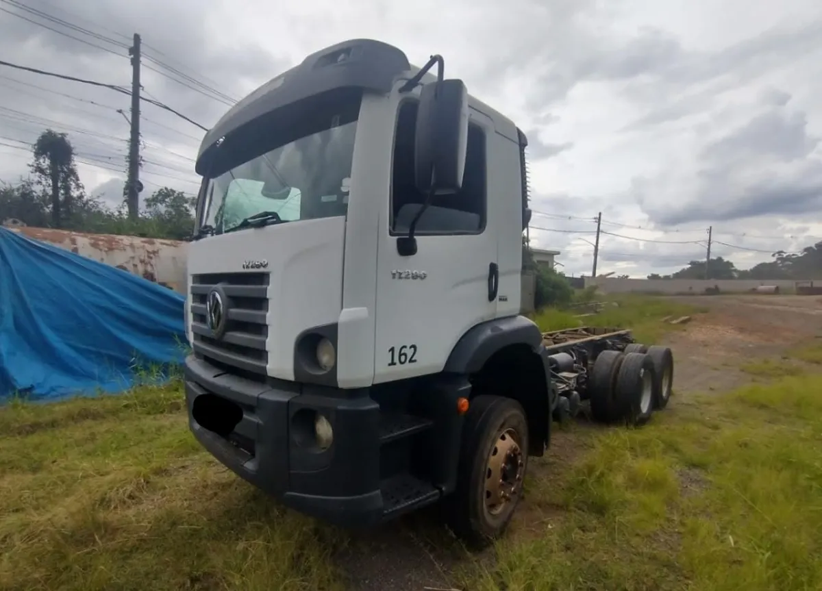 Caminhão Volkswagen 17.280 Constellation ano 2014/2015 - Cód. 1494