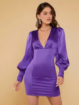 Vestido apertado pescoço de mergulho manga da lanterna cetim