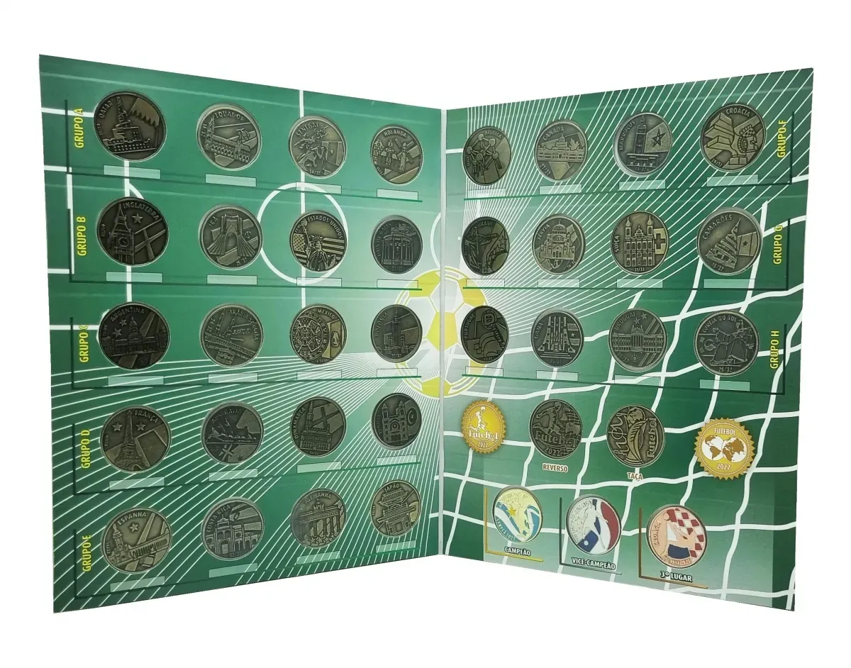Álbum Completo Futebol 2022 - Com 37 medalhas - Com pequeno defeito no álbum