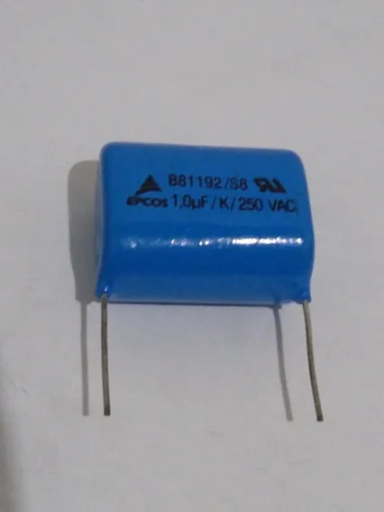 CAPACITOR POLIESTER 1UF/250V