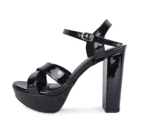 Sandália Albany Preta de Tiras com Atacador e Numeração Especial