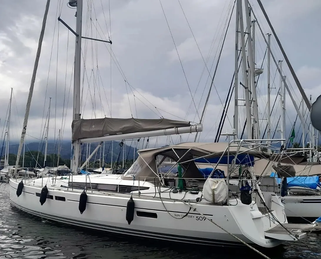 JEANNEAU SUN ODYSSEY – 50 PÉS – ANO 2013 Imagem