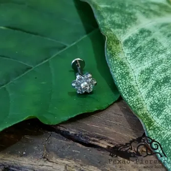 Labret em TITÂNIO FLOR com Pedras 566 - Foto 2