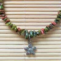 Pulseira de Pedra Natural UNAQUITA com flor -  002 - Foto 2