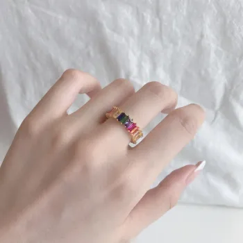 Anel aliança aparador inteiro com pedras cravejadas zircônias semijoia de luxo dourado banhado a ouro 18k antialérgico. - Foto 2