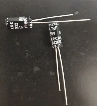 CAPACITOR ELETROLITICO 4,7UFX50V BIPOLAR 