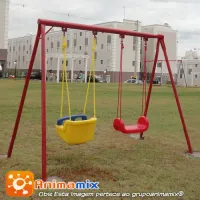 Balanço Duplo com Assentos Plásticos