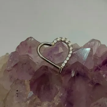 Argola CORAÇÃO Pontinha  em Titânio 1.2mm com Pedra Cravejada  TIT15 - Foto 2