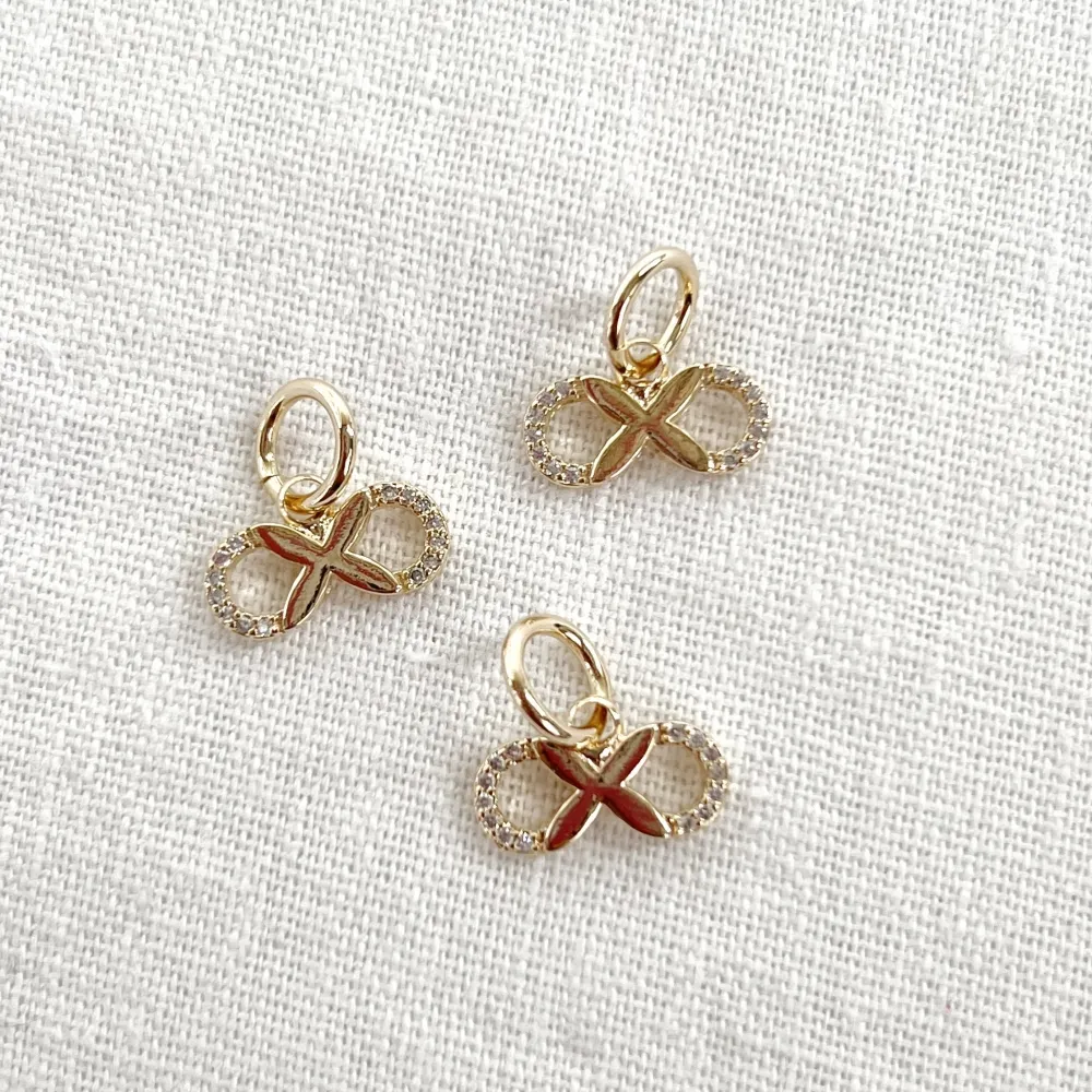 Pingente Infinito com Detalhe em Microzircônias