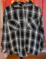 CASACO XADREZ PRETO E BRANCO -  BOLSO EM STRASS (TAMANHO M) - Foto 6