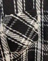 CASACO XADREZ PRETO E BRANCO -  BOLSO EM STRASS (TAMANHO M) - Foto 8