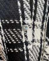 CASACO XADREZ PRETO E BRANCO -  BOLSO EM STRASS (TAMANHO M) - Foto 9