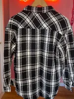 CASACO XADREZ PRETO E BRANCO -  BOLSO EM STRASS (TAMANHO M) - Foto 4