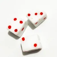 Firma de murano Dado Branco com Vermelho