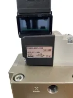 12643 - VALVULA SMC DIRECIONAL SOLENOIDE VG342R-5DZ-04 - Foto 2