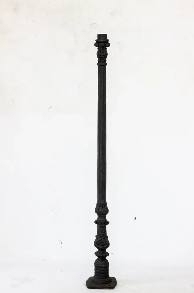 Poste N 02 Pé Quadrado 155cm