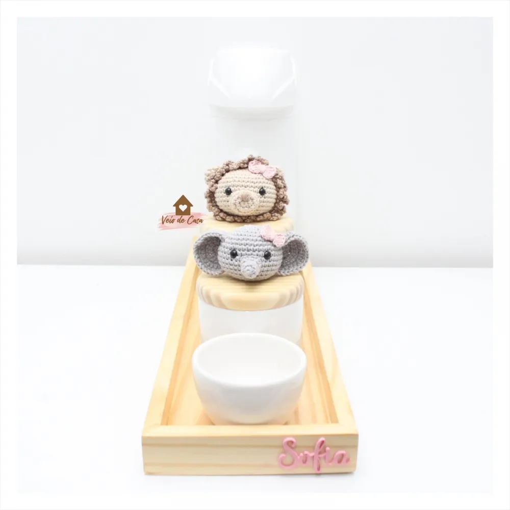 Kit Higiene - 5 peças - Poá - Safari Menina - Leoa + Elefantinha - Garrafa G Imagem