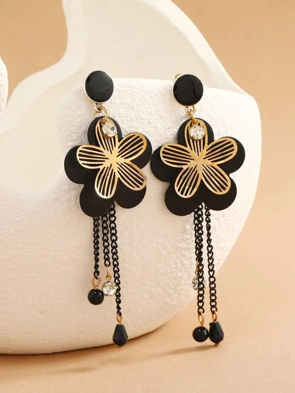 Brincos de gota de flor com decoração em strass e corrente