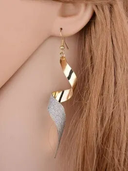 1 par de brincos em espiral