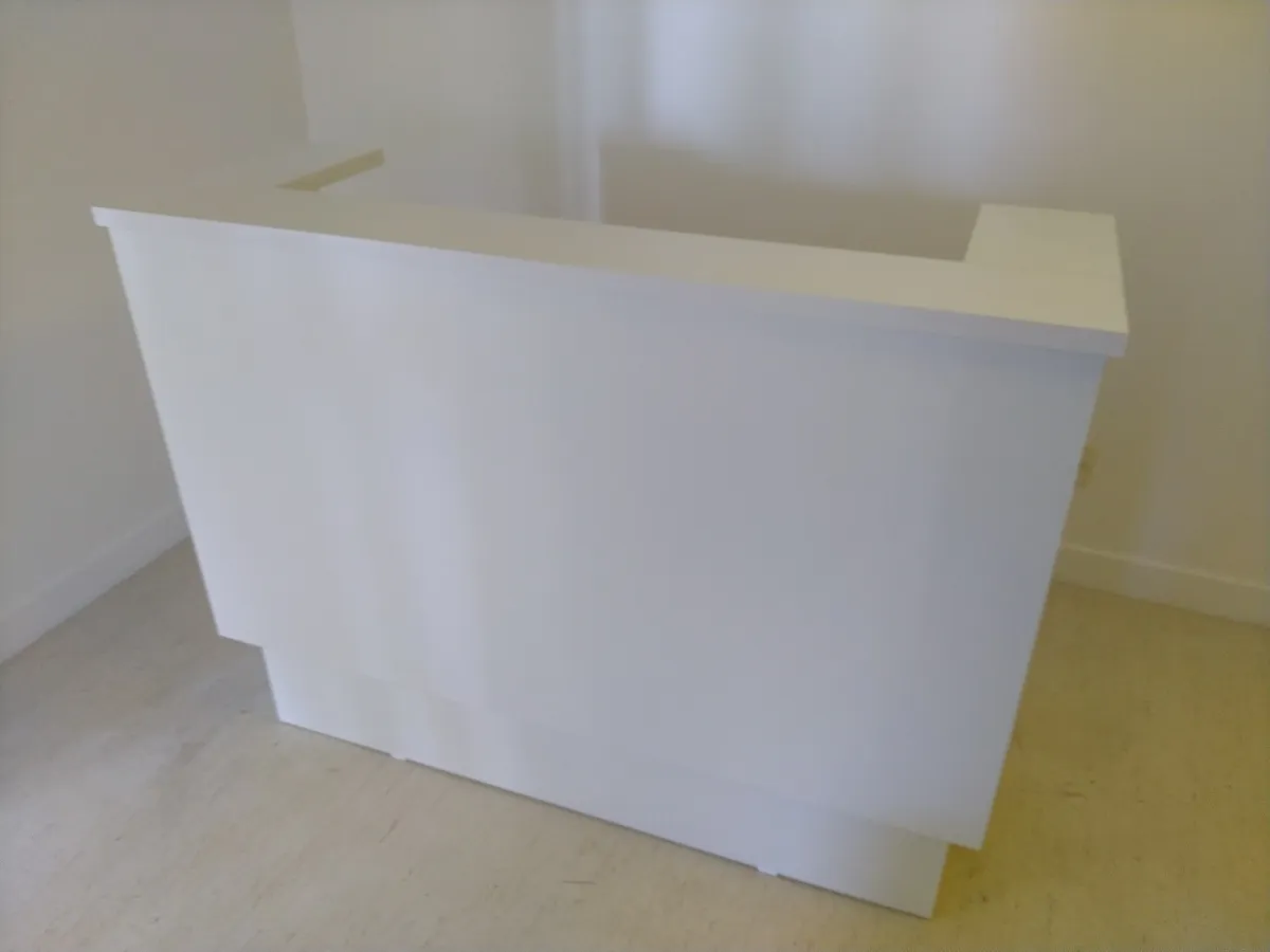 Balcão Caixa Led Patrick Imagem