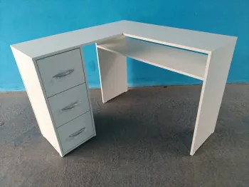 Mesa Manicure em L Emily