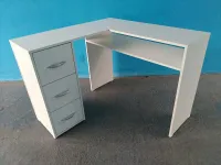 Mesa Manicure em L Emily