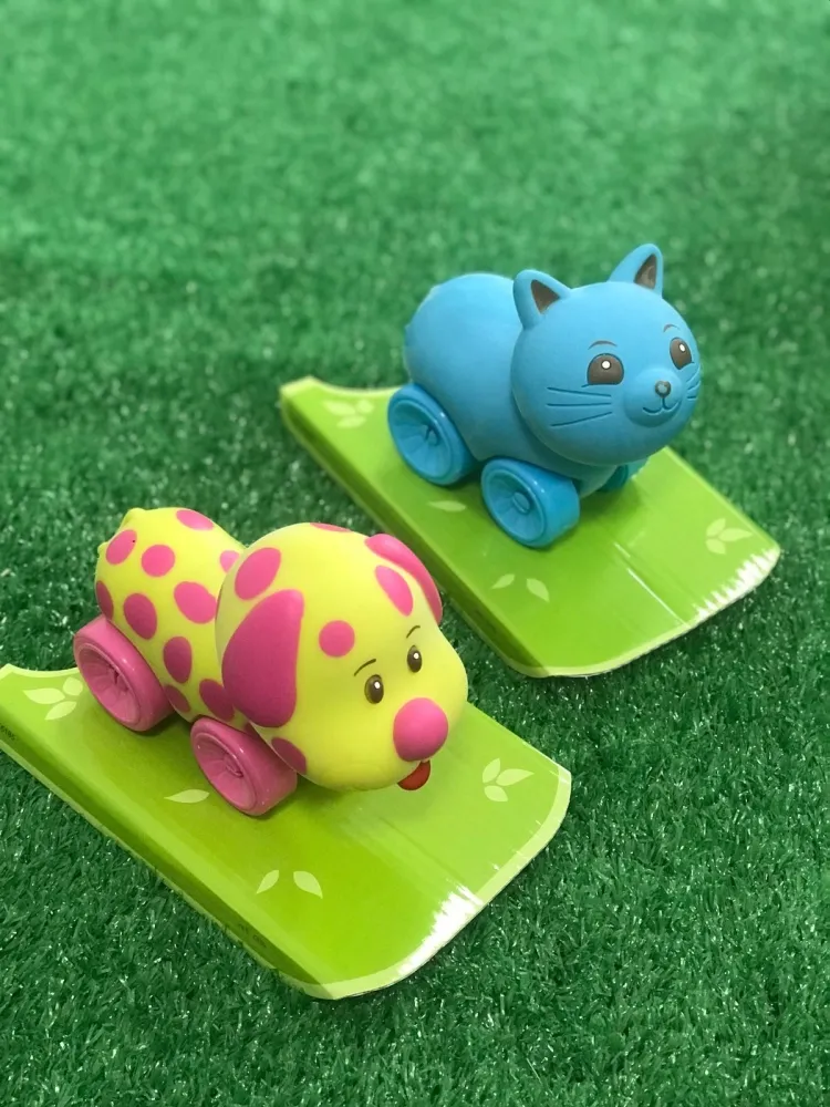 Brinquedo Bichinhos de Vinil Com Rodinha