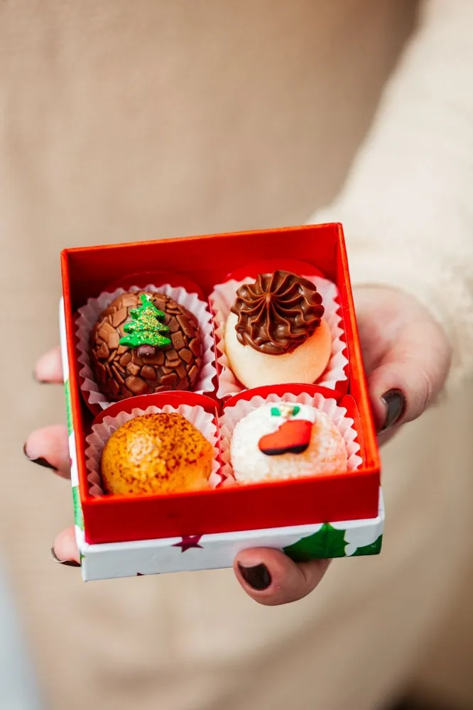  P/ 4 Bombons - 8,0 x 8,0 x 4,0 - Tampa e Fundo Cartonagem