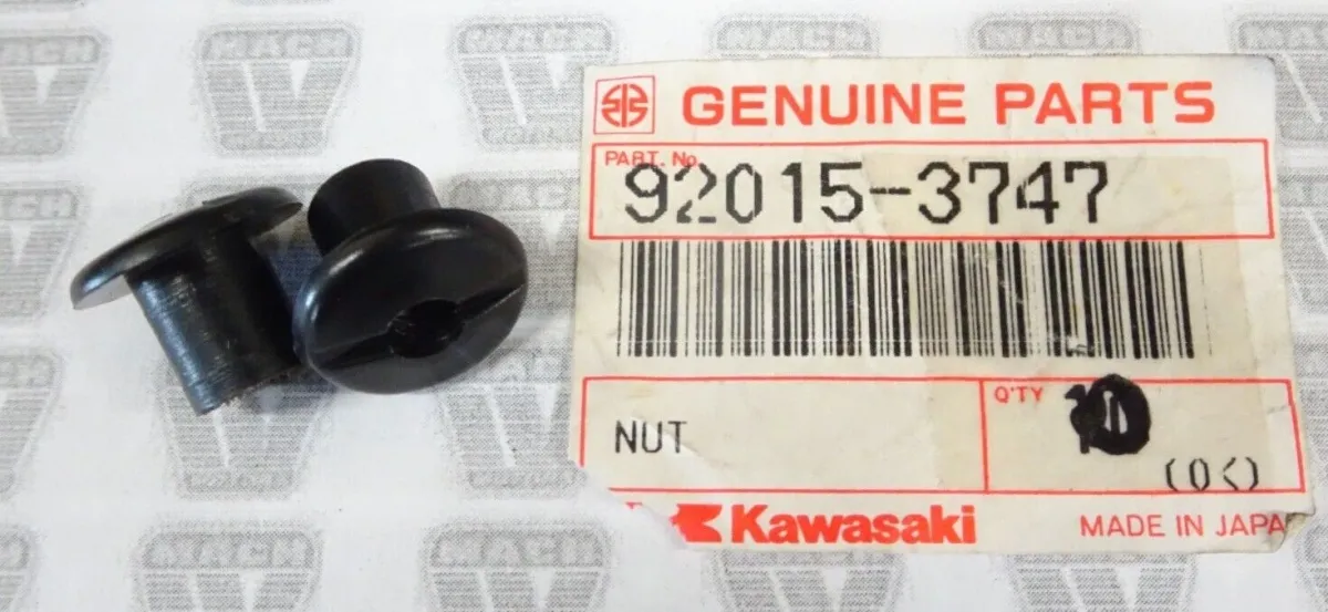 Porca Acabamento Traseiro Jet Ski Kawasaki 650 X-2 6mm Original 92015-3747  Imagem