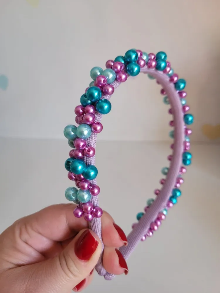 Tiara Pérolas Lilás e Verde