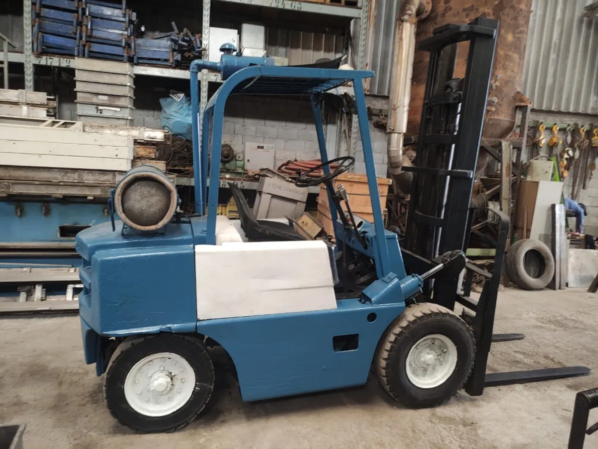 Empilhadeira Clark GPY25 2500 Kg 2,5 Ton- Cód. 1565 Imagem