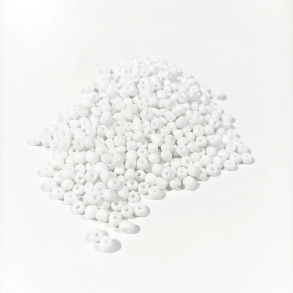 Missanga de vidro Branco Perolado - 6/0  - 4mm