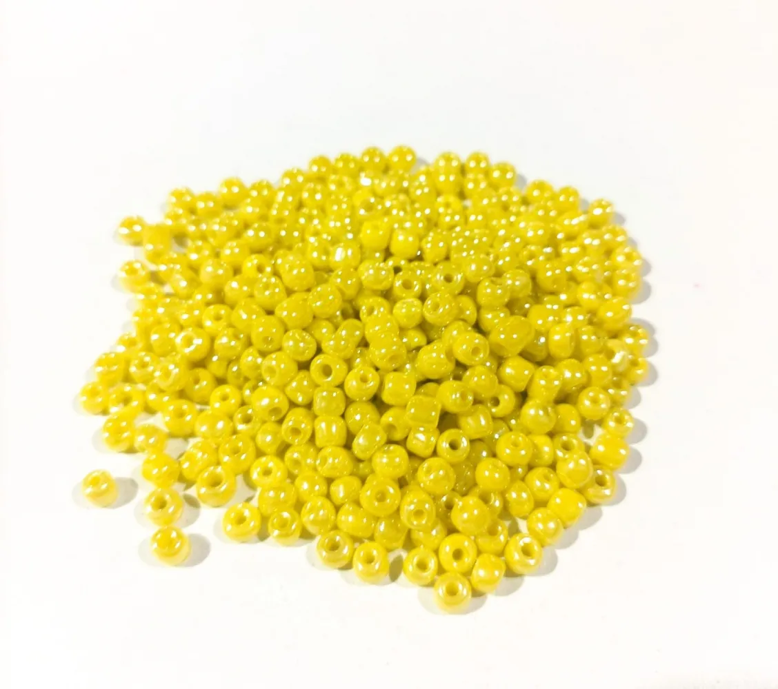Missanga de vidro Amarelo Perolado - 6/0  - 4mm Imagem