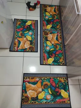 Jogo de Tapete Cozinha - Galinha e Pintinhos